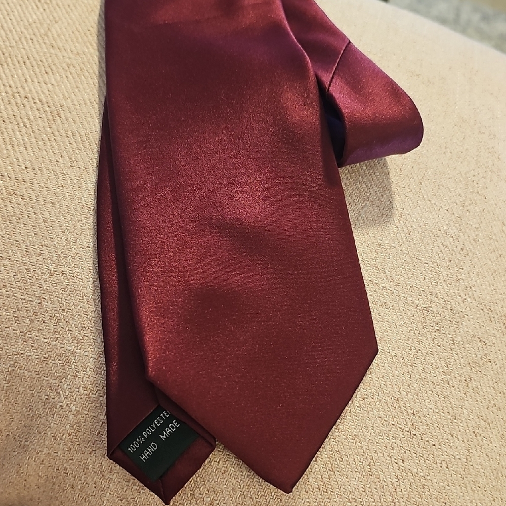 Elegant Burgundy Satn Tie.  By Bellini Hand Made